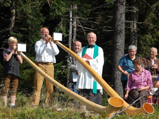 Das Alphorn Ensemble beim spielen