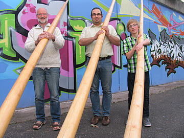 Das Alphorn Ensemble mit seinem neuen Mitstreiter