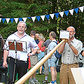 Thomas Darr spielt Alphorn auf dem Schmiedefest 2006
